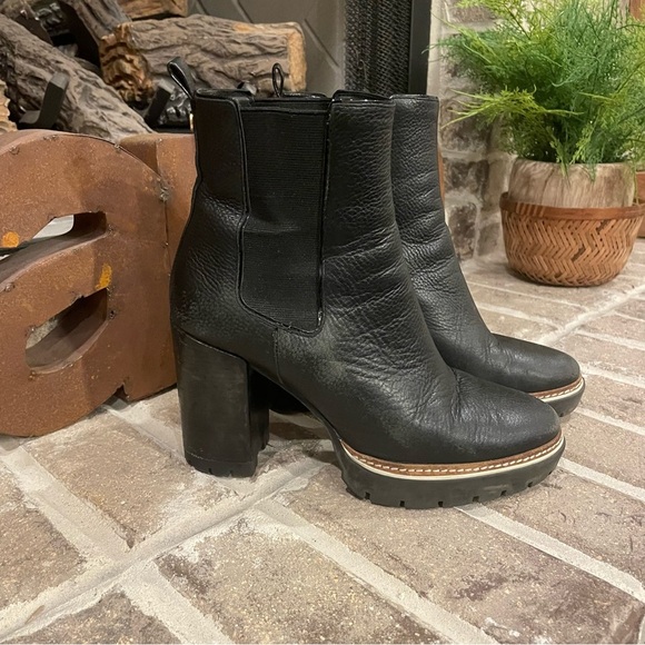 Tory Burch Lug Sole Leather Heeled Ankle Boots Size 7.5 - Picture 1 of 11